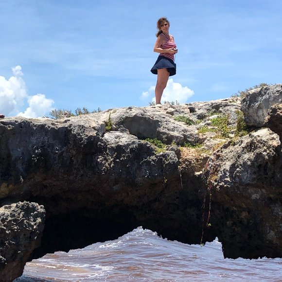 Meet your Posher, Robyn - Picture 1 of 1